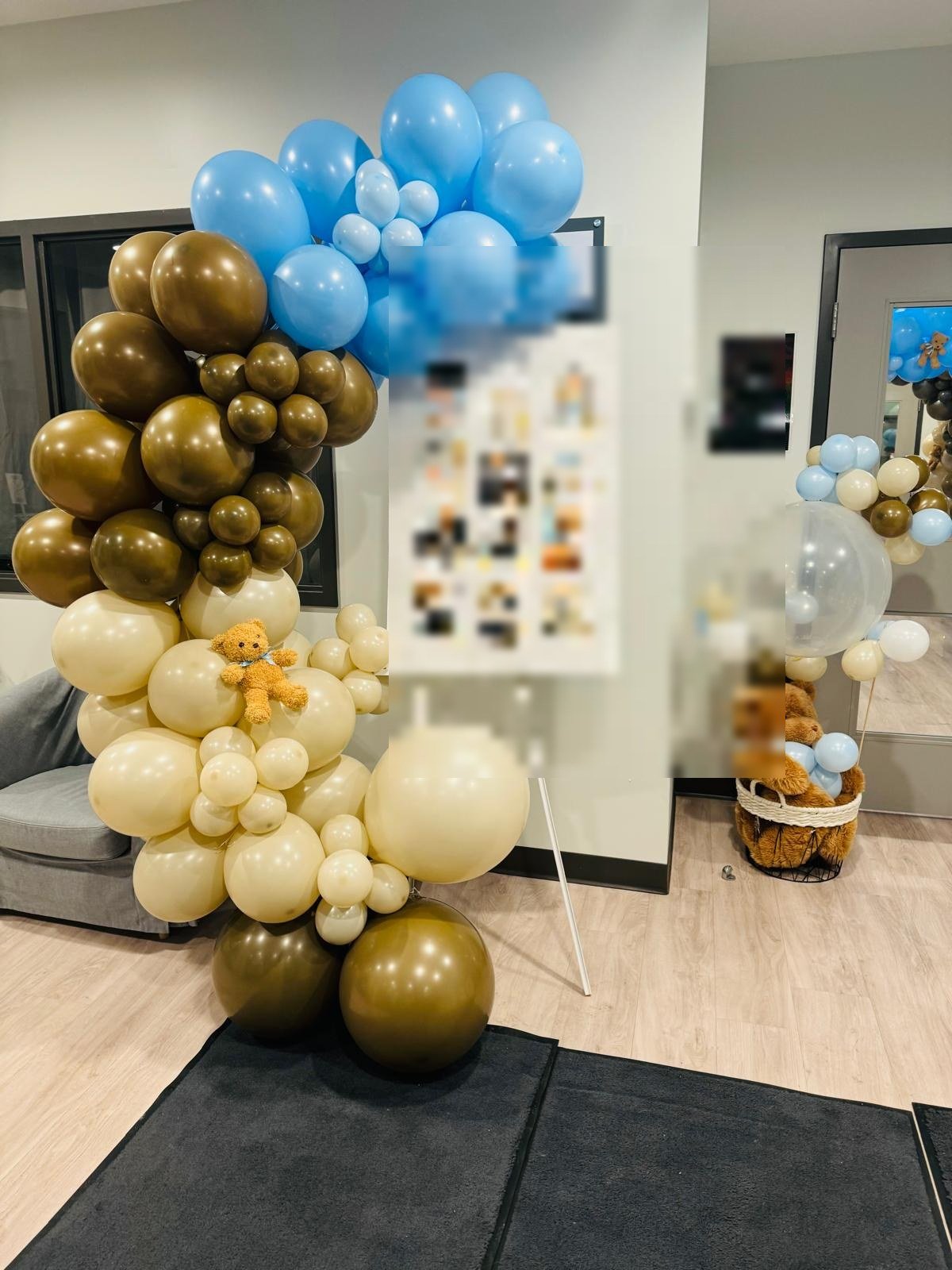 Balloon column and photo display